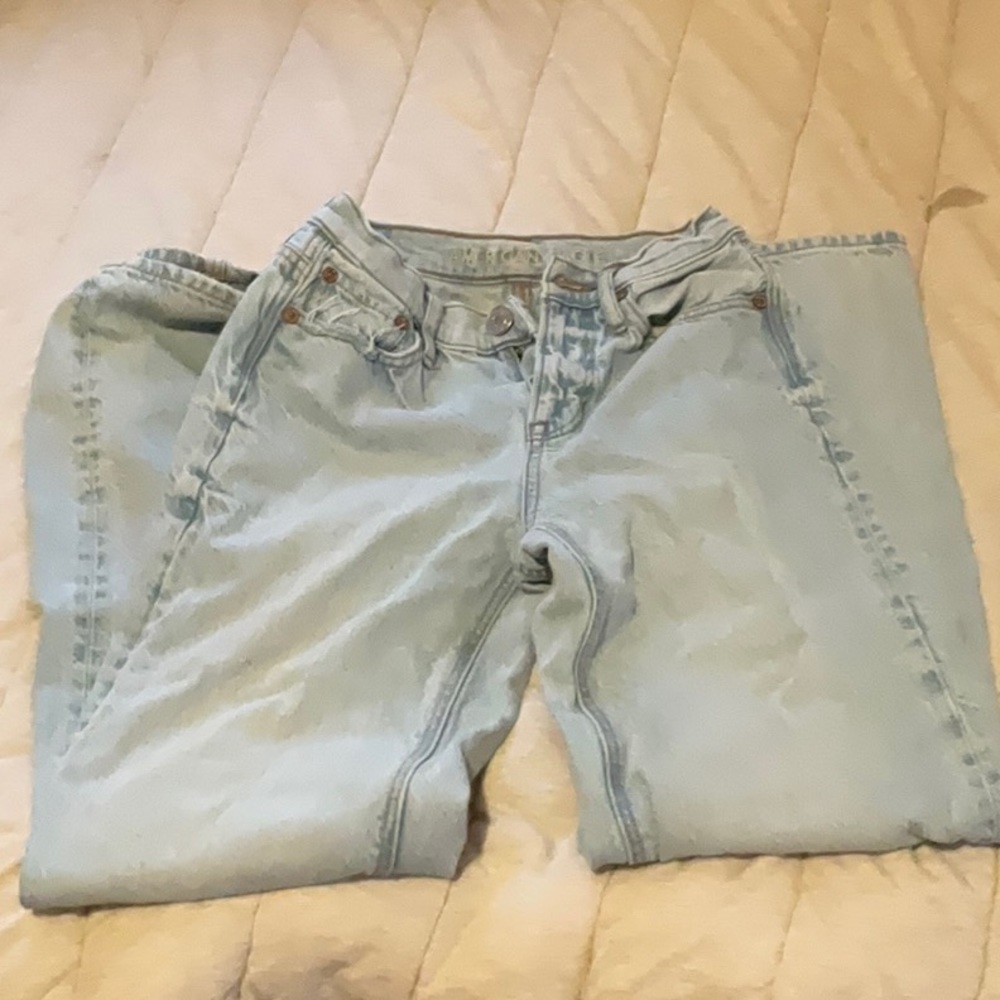 AE Light wash 90’s wide leg